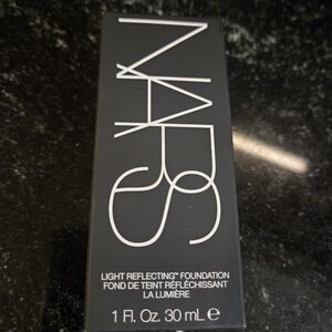 NARS Light Reflecting Foundation - Color Medium 2.25 Lanai